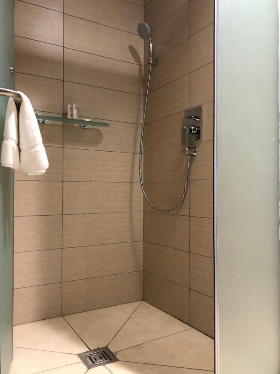 Monty Suites & Golf Уйо Экстерьер фото