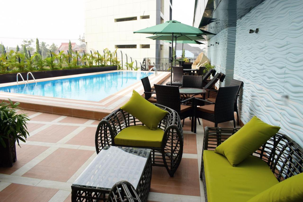 Monty Suites & Golf Уйо Экстерьер фото