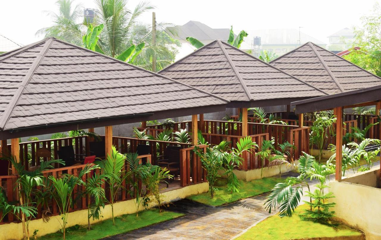 Monty Suites & Golf Уйо Экстерьер фото